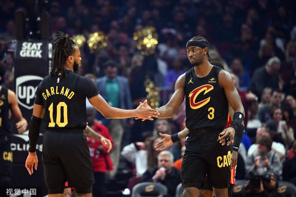 初次亮相就 初次亮相就