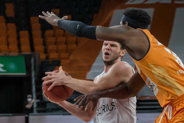 还在关键时 还在关键时