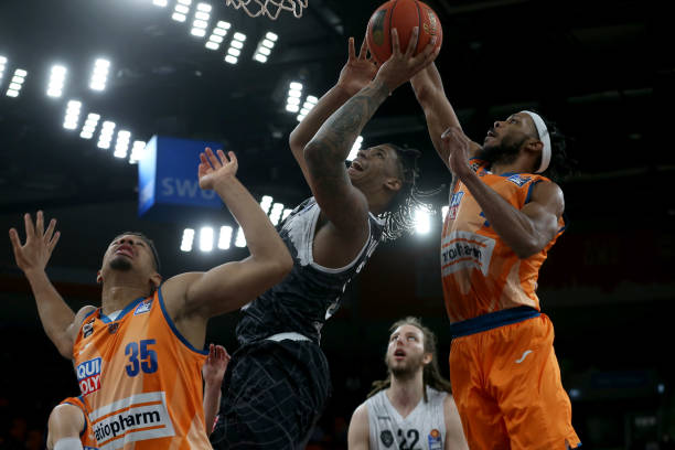 沙特队在比 沙特队在比