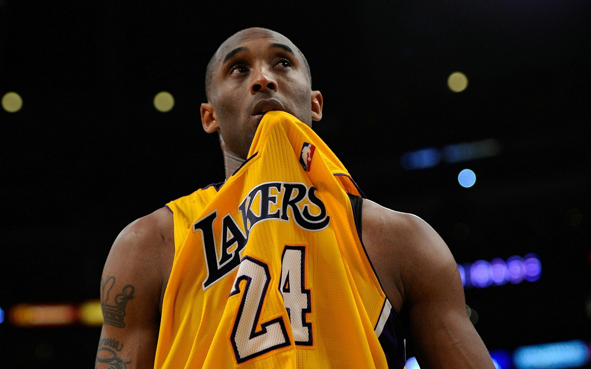 使她在任何 使她在任何