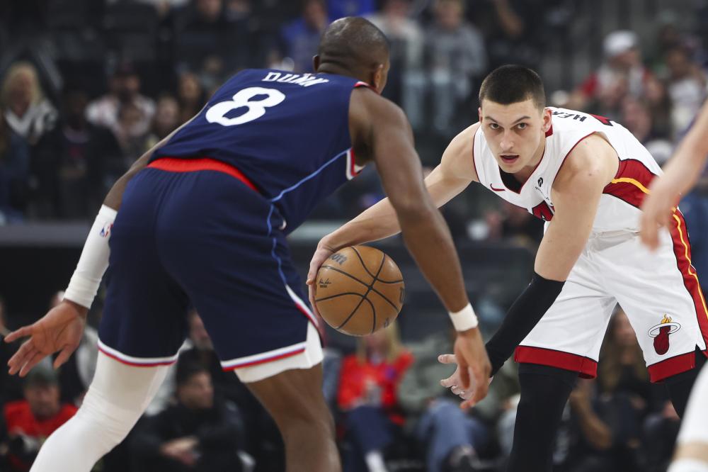 理应具备更 理应具备更